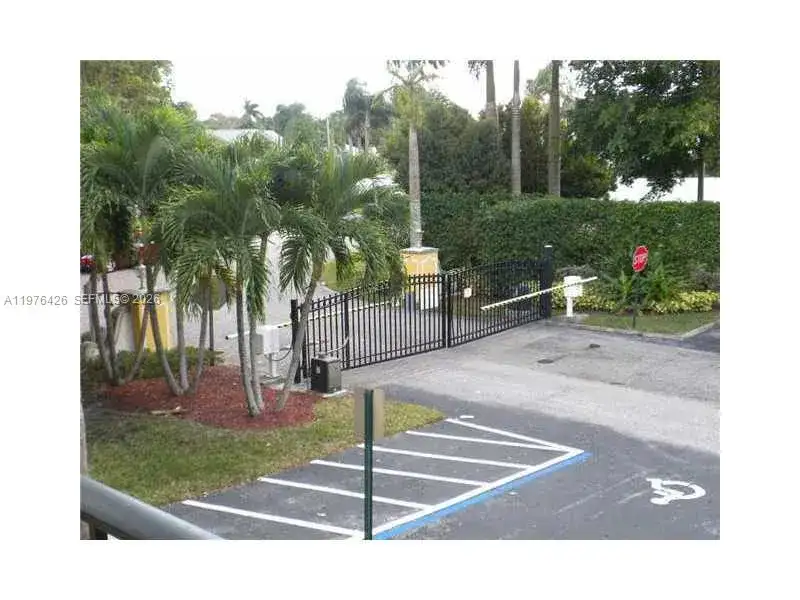 216 Meadows Cir # 216, Boynton Beach FL 33436 photo 2