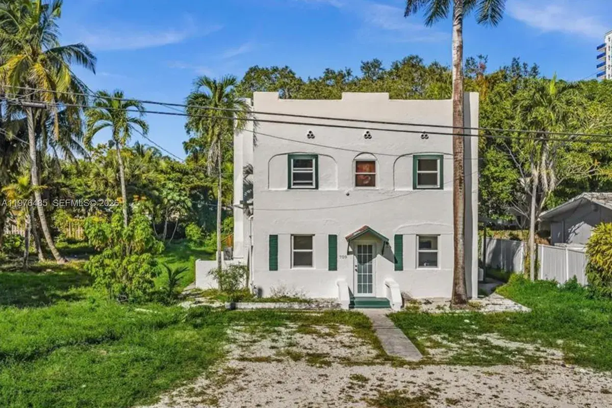 709 SW 4th Ct, Fort Lauderdale FL 33315