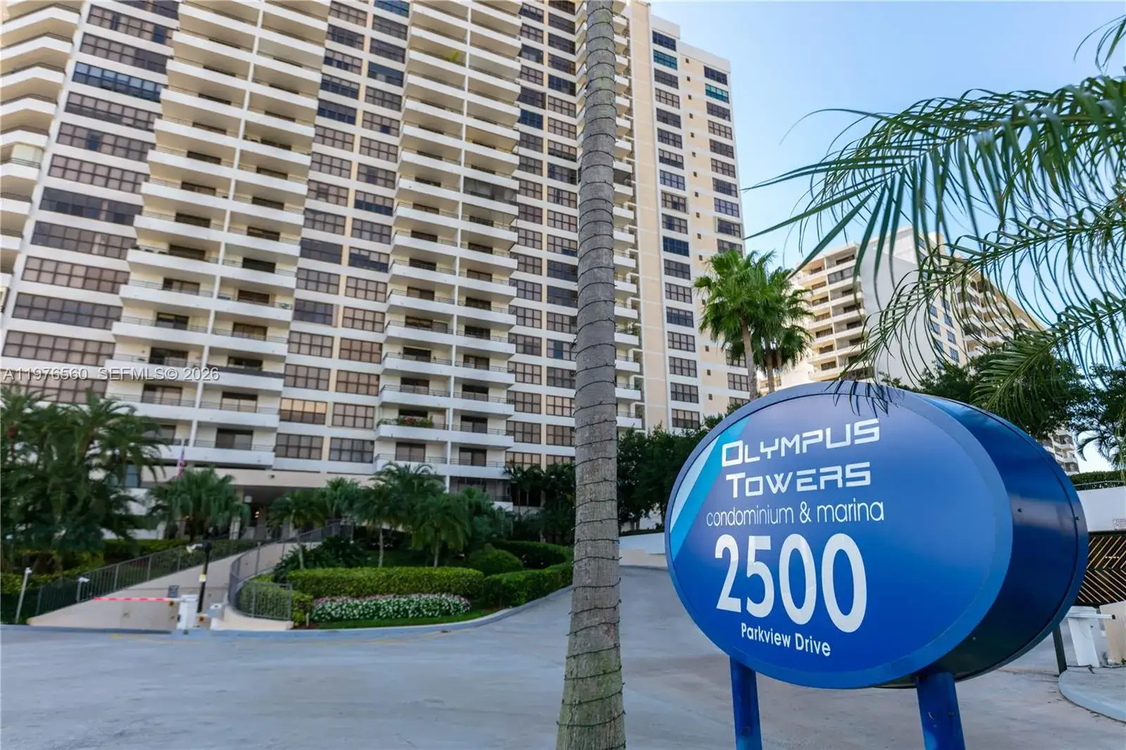 2500 Parkview Dr # 1121, Hallandale Beach FL 33009