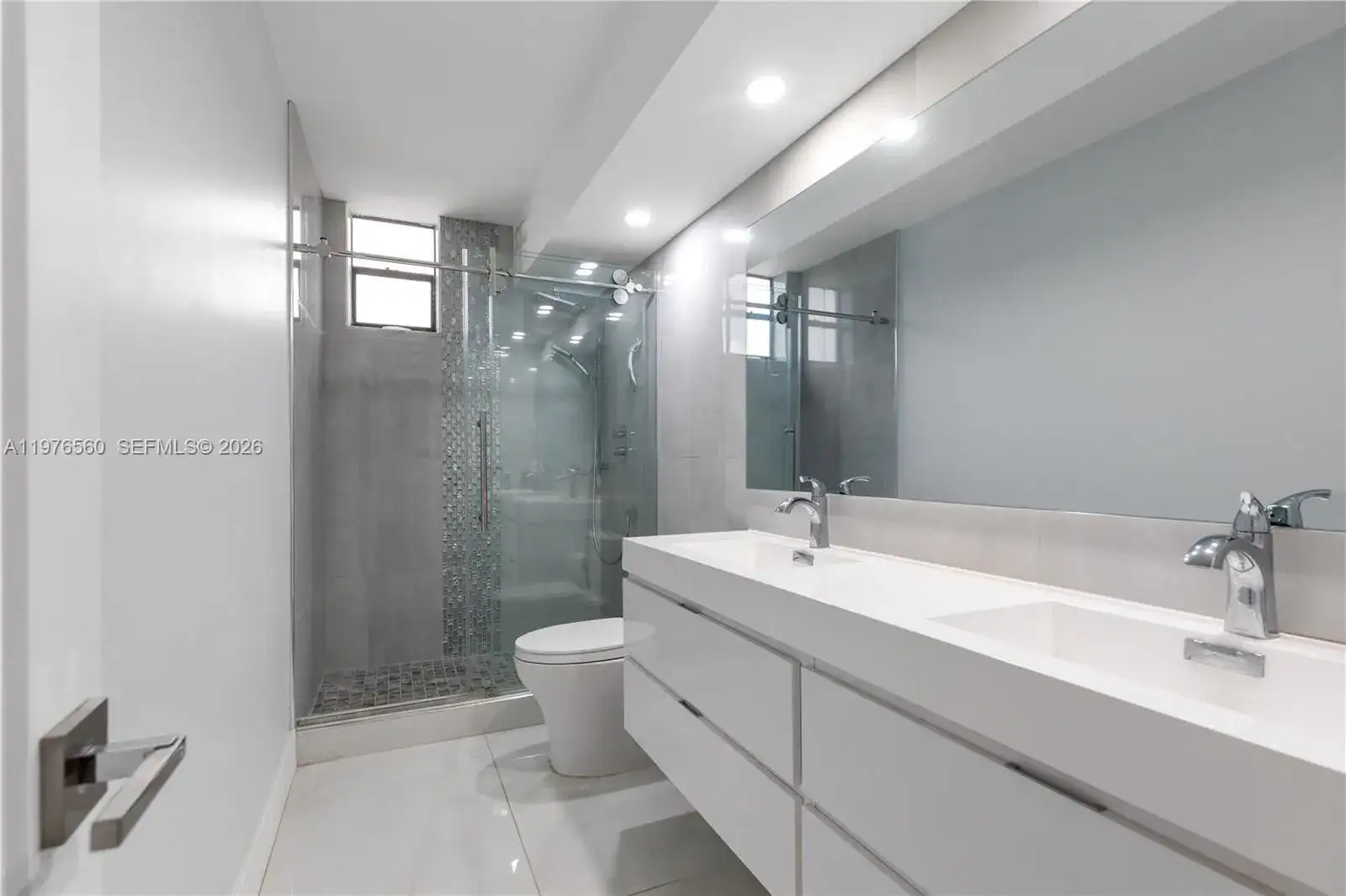2500 Parkview Dr # 1121, Hallandale Beach FL 33009 photo 3