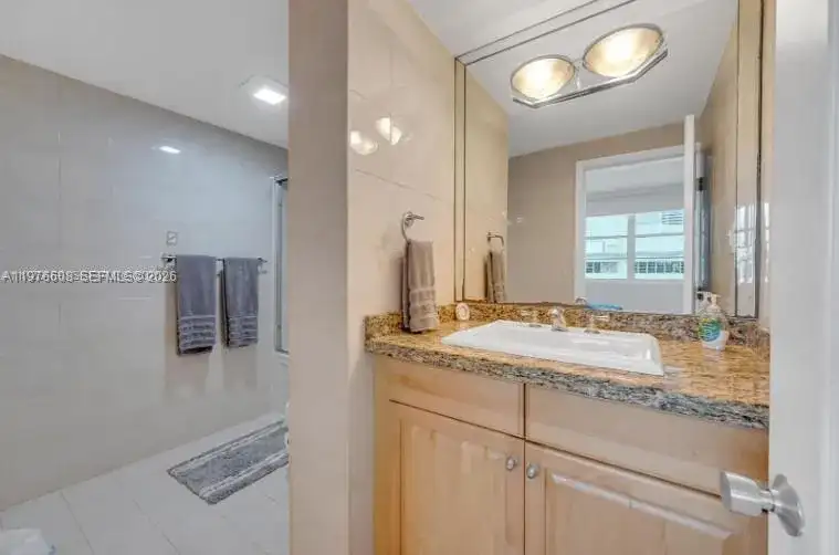 999 Brickell Bay Dr # 2007, Miami FL 33131 photo 2