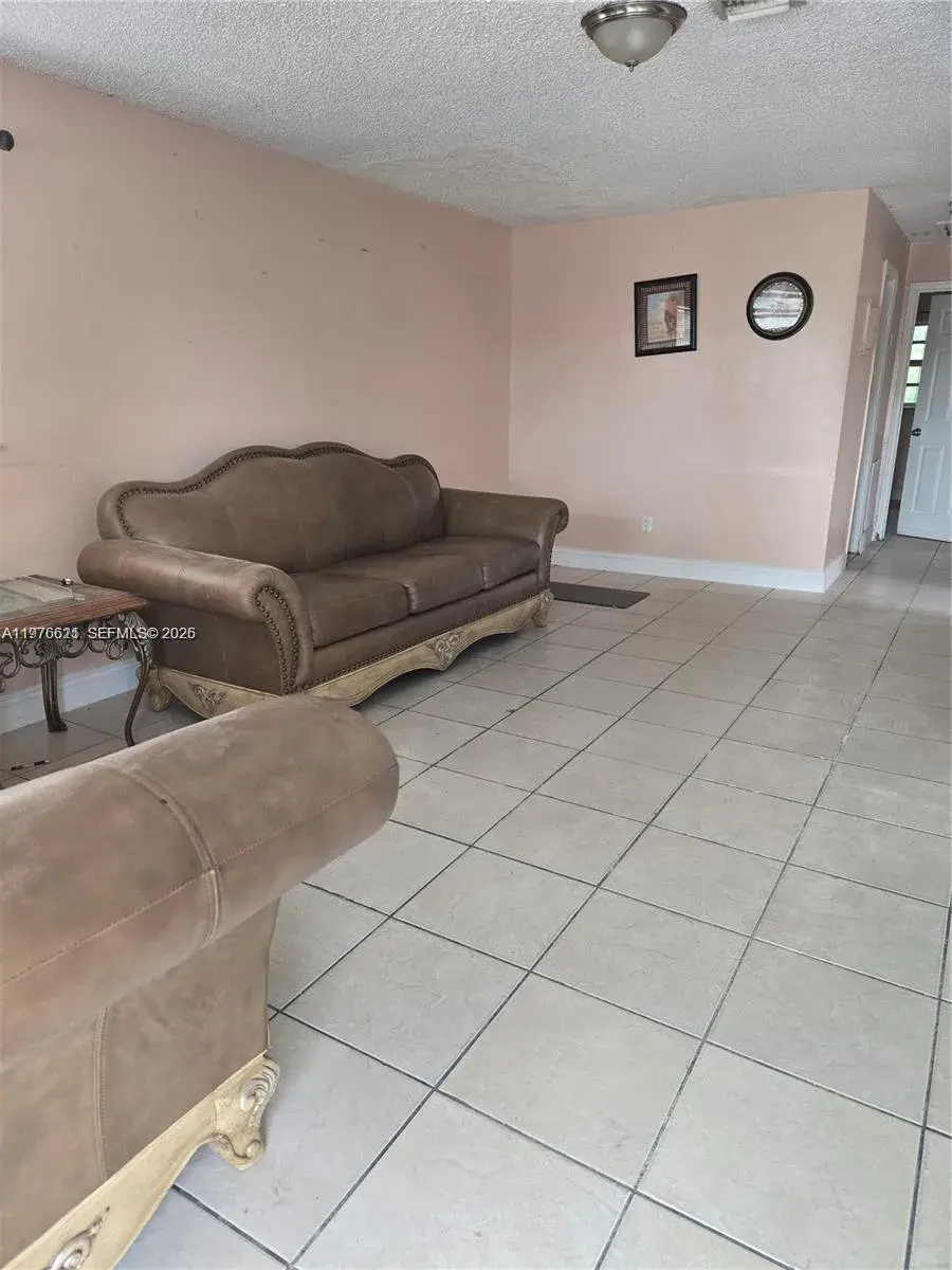2111 NW 26th Ave, Fort Lauderdale FL 33311