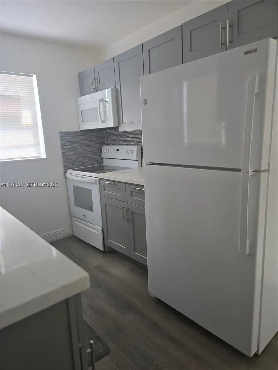 2111 NW 26th Ave, Fort Lauderdale FL 33311