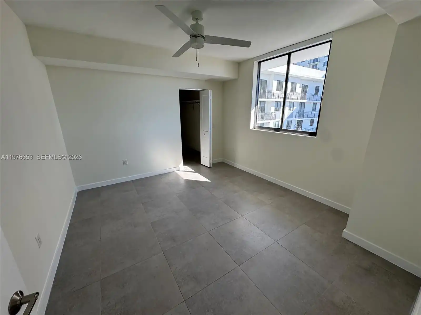 16395 Biscayne Blvd # 2211, North Miami Beach FL 33160
