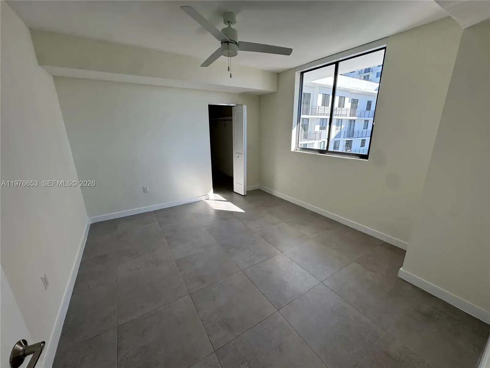 16395 Biscayne Blvd # 2211, North Miami Beach FL 33160
