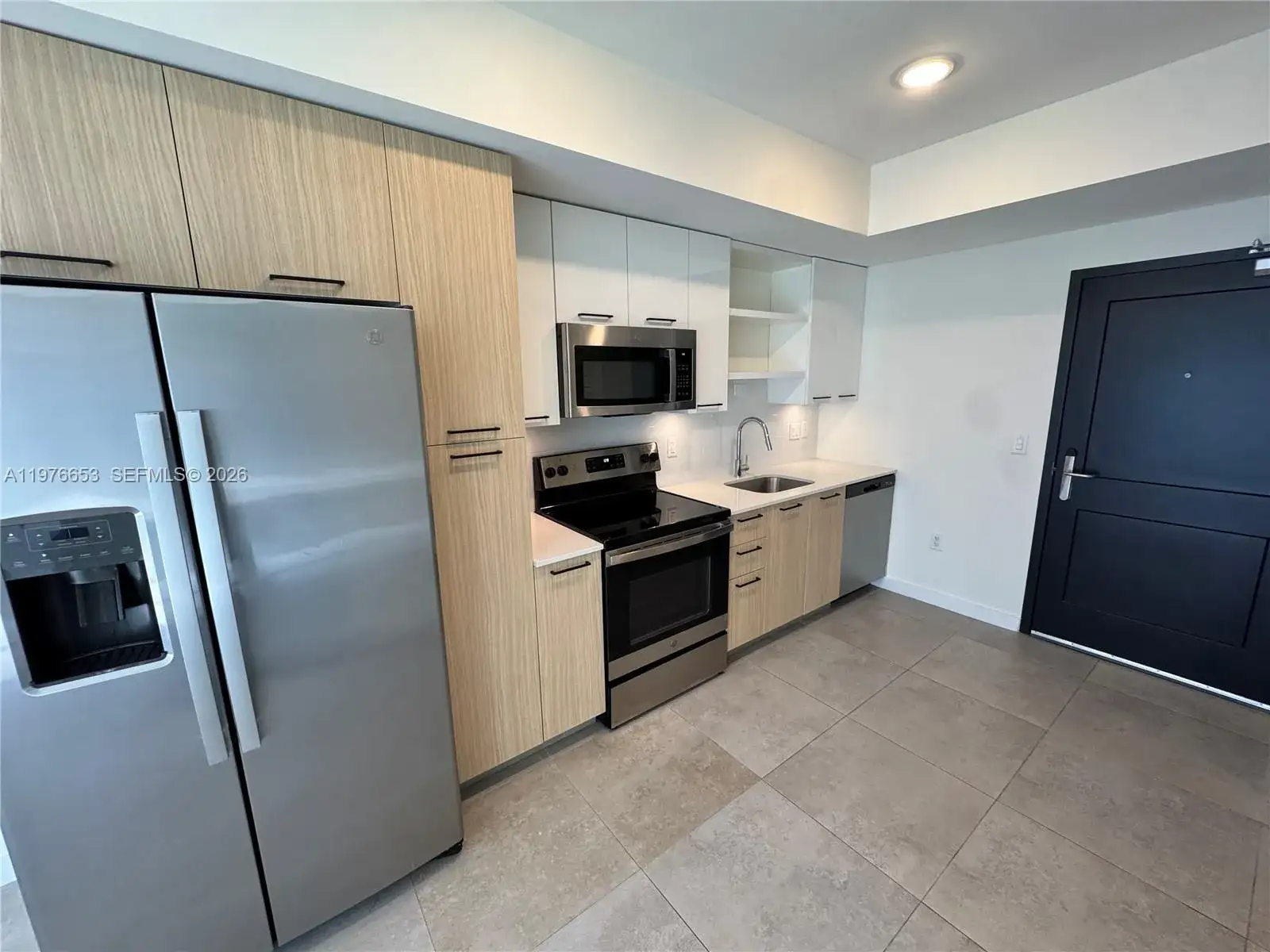 16395 Biscayne Blvd # 2211, North Miami Beach FL 33160 photo 2