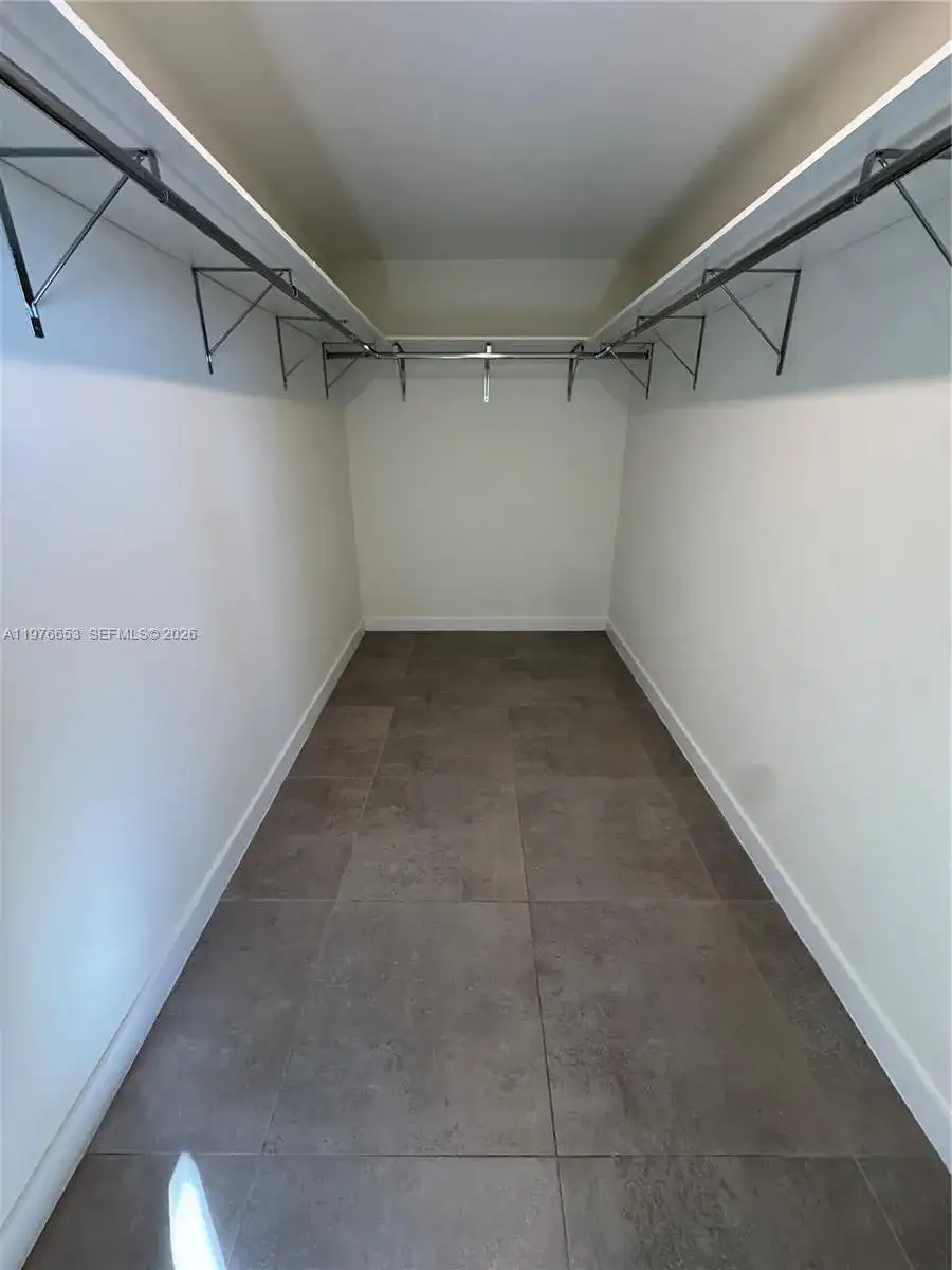 16395 Biscayne Blvd # 2211, North Miami Beach FL 33160 photo 3