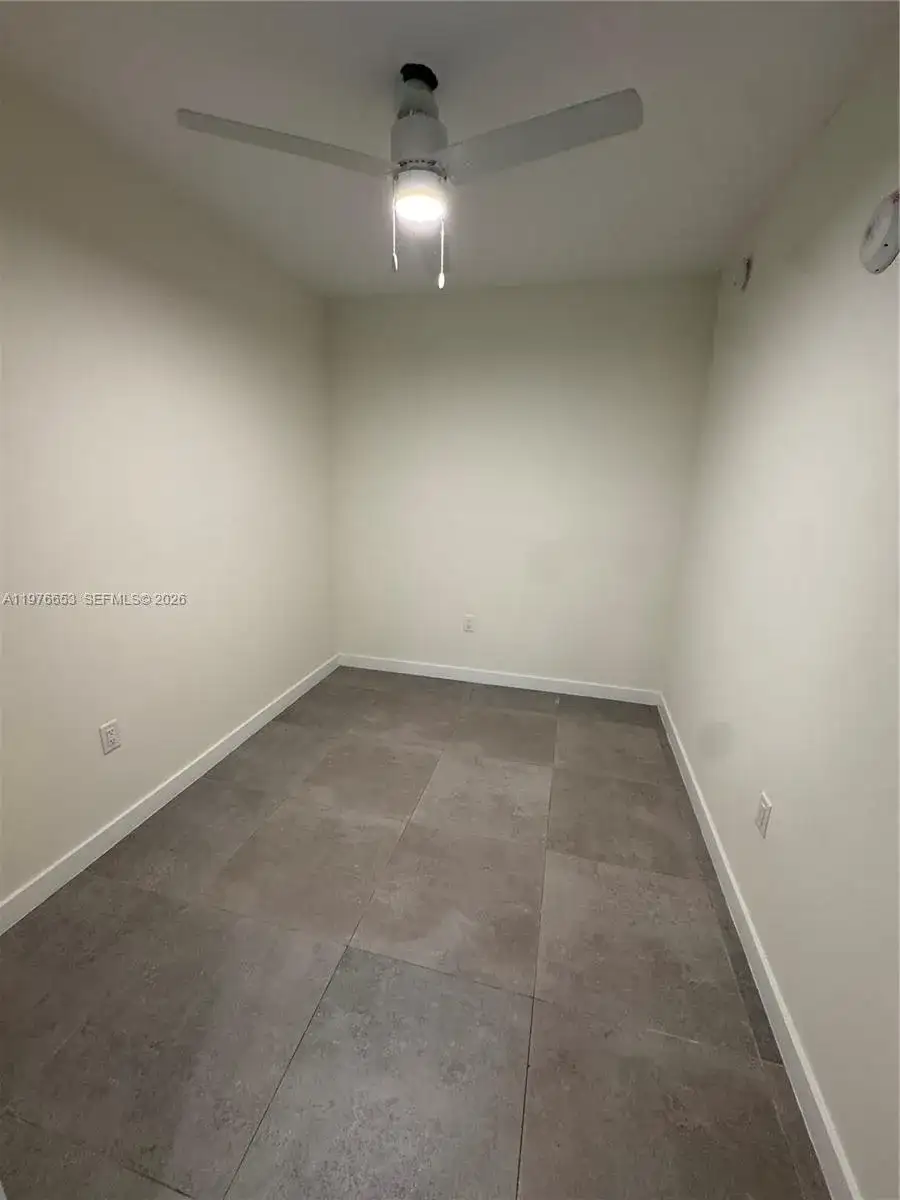 16395 Biscayne Blvd # 2211, North Miami Beach FL 33160 photo 4