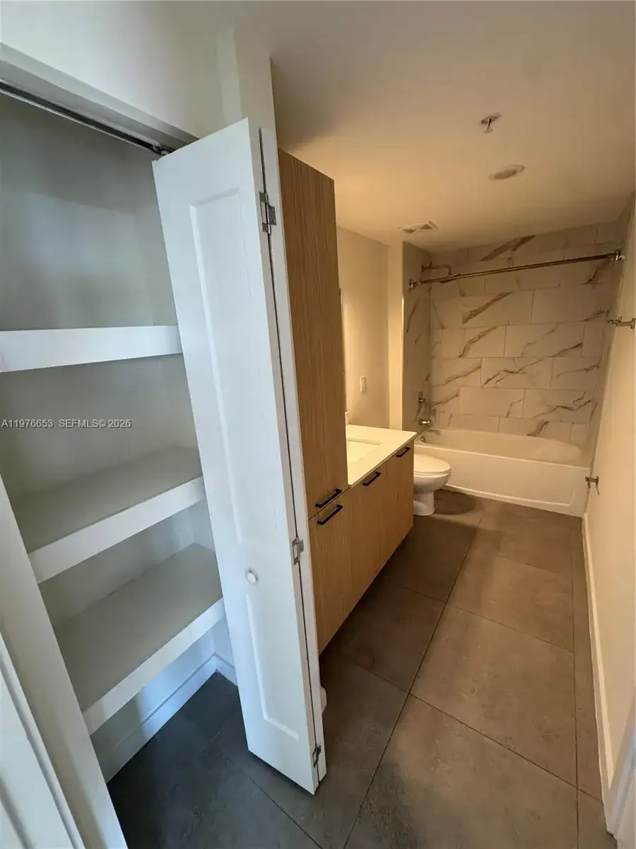 16395 Biscayne Blvd # 2211, North Miami Beach FL 33160 photo 5