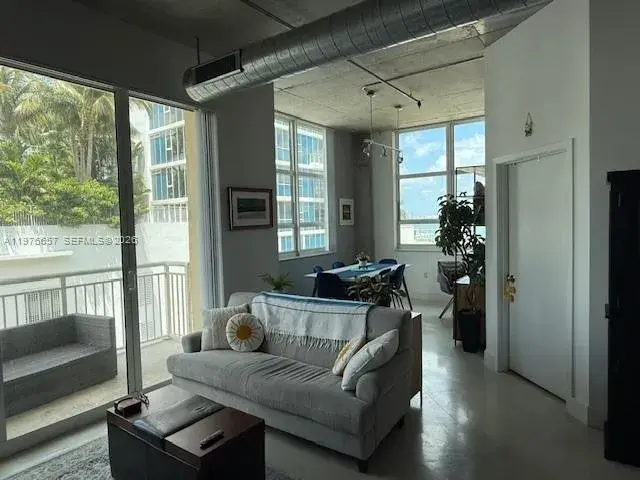 2001 Biscayne Blvd # 2502, Miami FL 33137