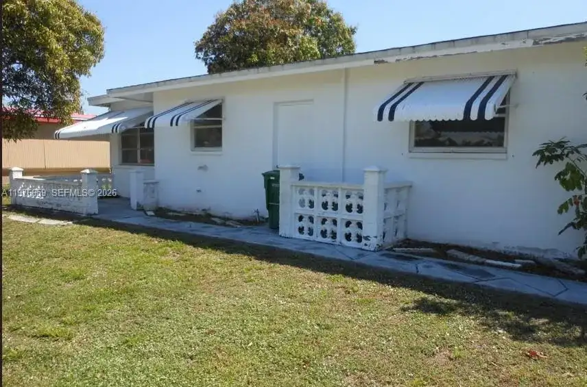 4955 NW 55th St, Tamarac FL 33319 photo 2