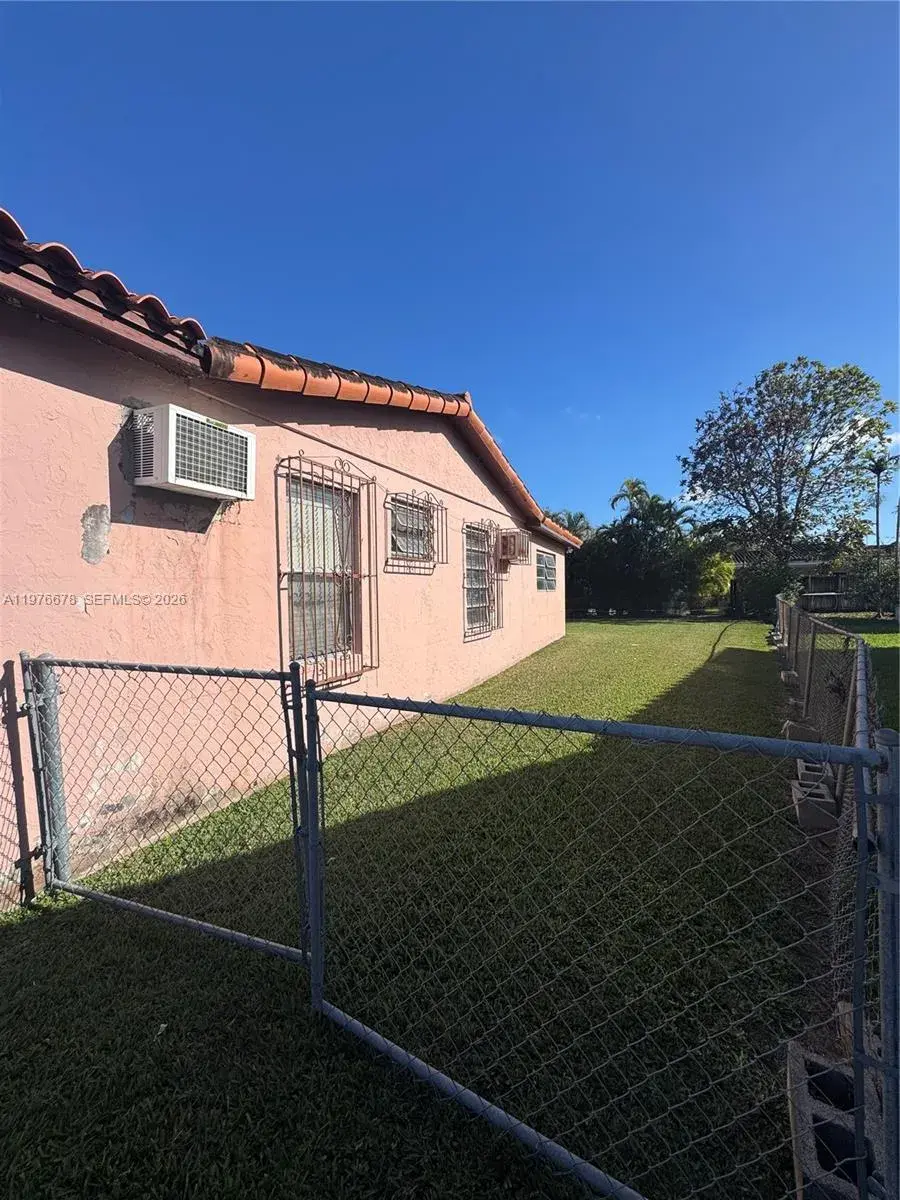 10730 SW 66th Dr, Miami FL 33173