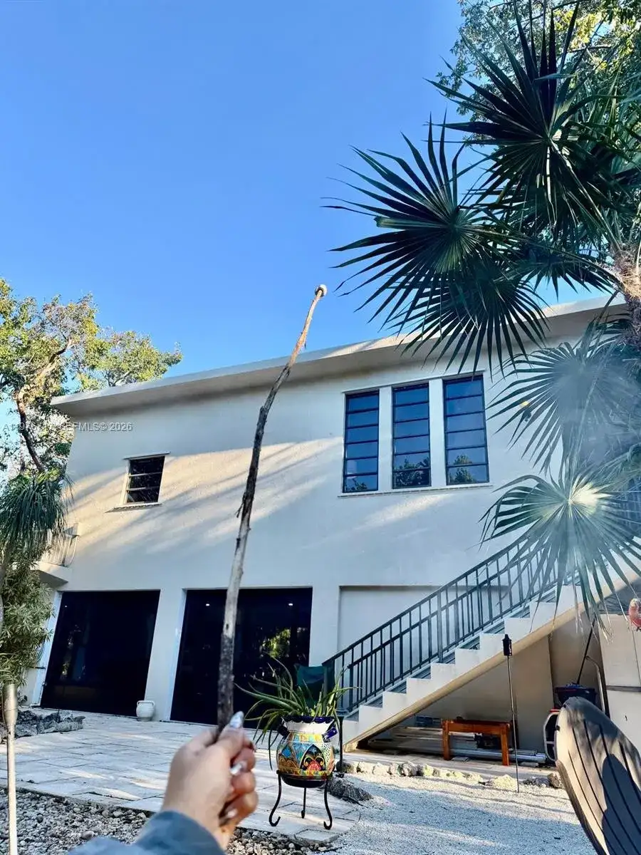 1615 Harbor Dr, Marathon FL 33050 photo 3