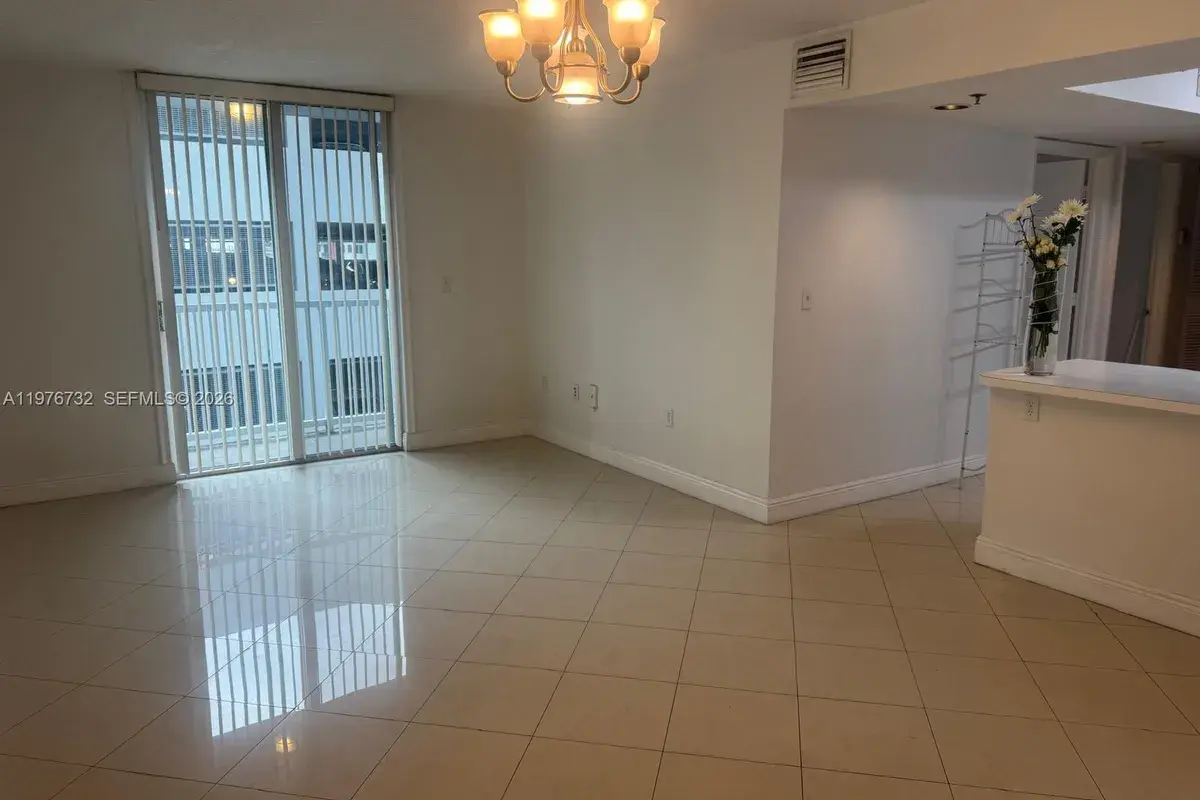 104 SW 9th St # 1403, Miami FL 33130