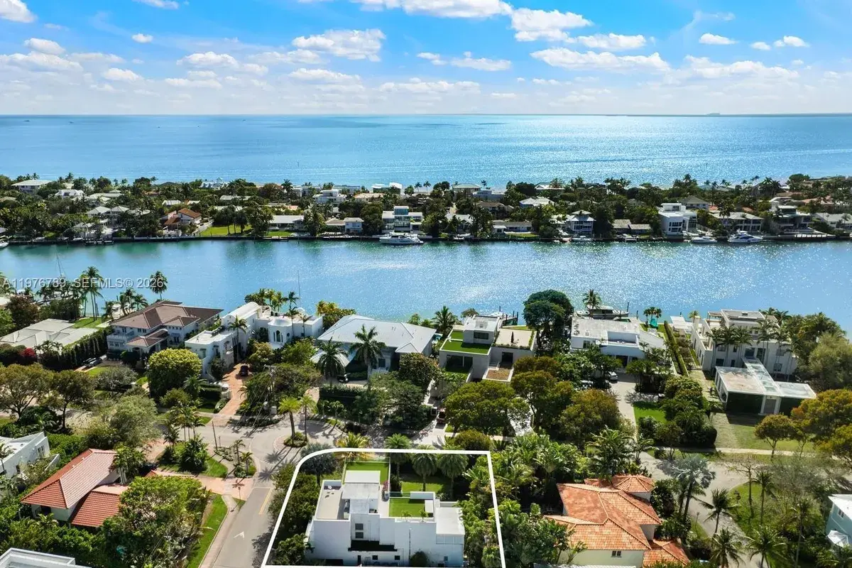 741 Harbor Dr, Key Biscayne FL 33149