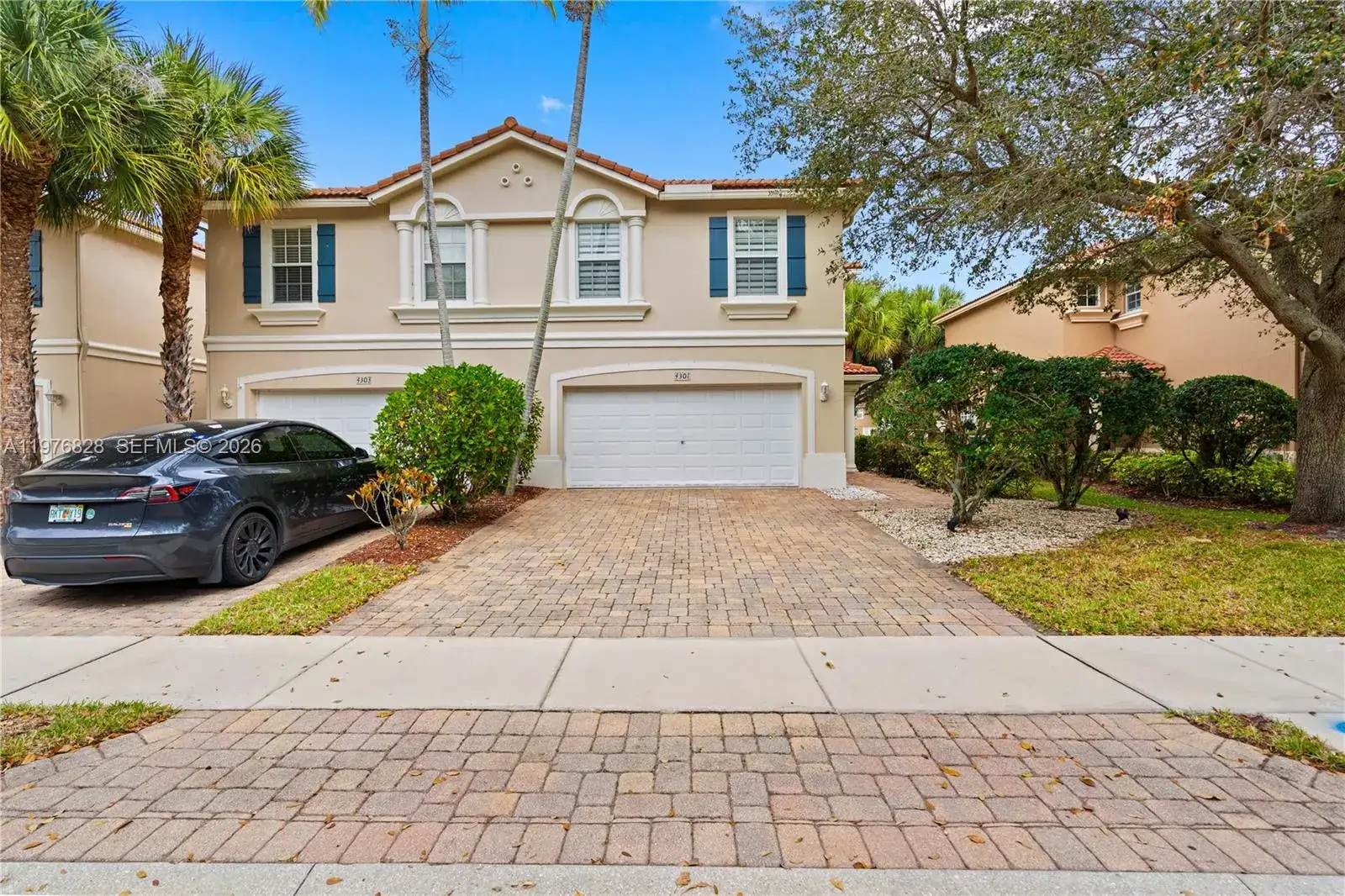 4301 Macarthur Palm Trl, Green Acres FL 33463 photo 2