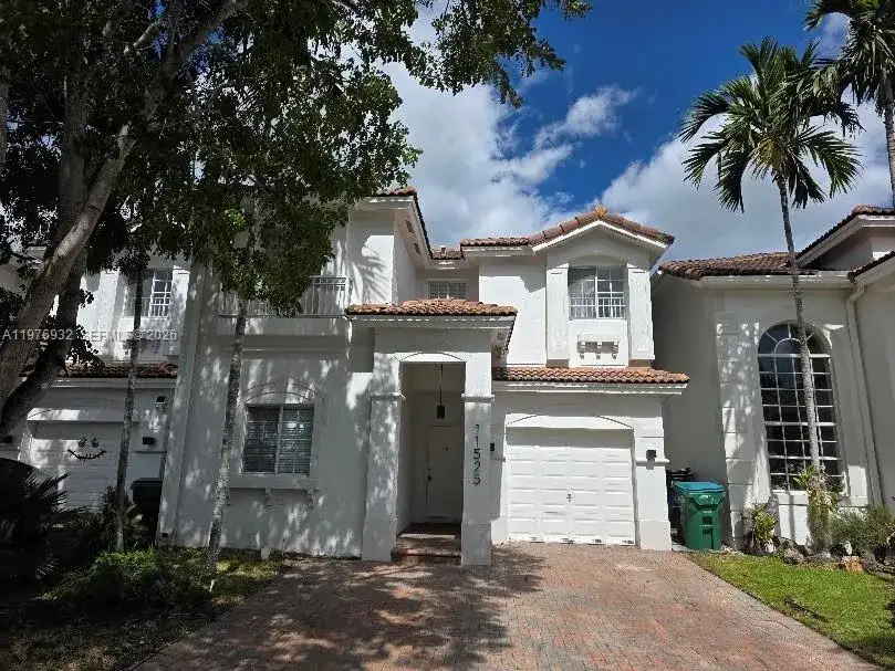 11525 NW 71st St, Doral FL 33178 photo 2