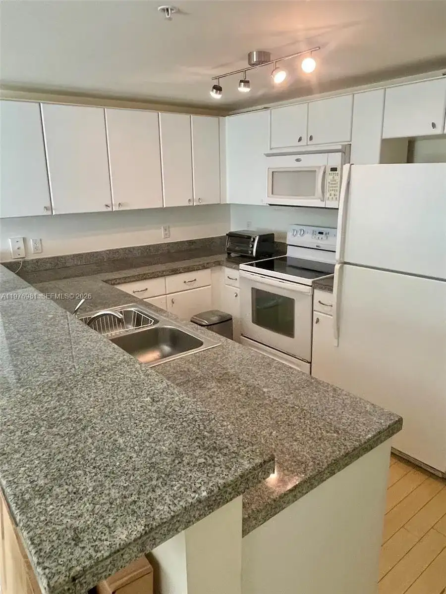 2740 SW 28th Ter # 304, Miami FL 33133 photo 2