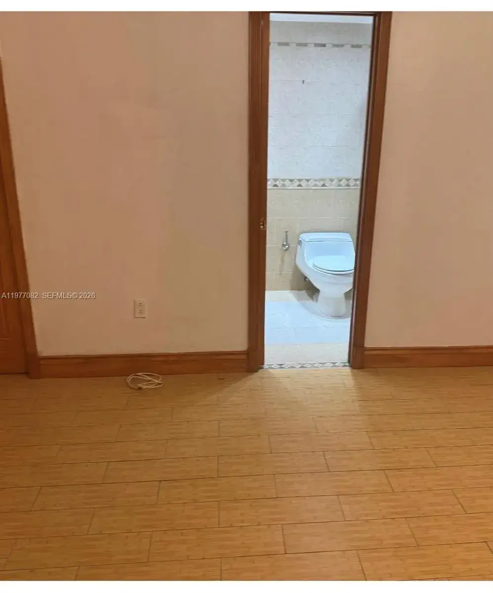 1855 W 60th St # 425, Hialeah FL 33012 photo 2