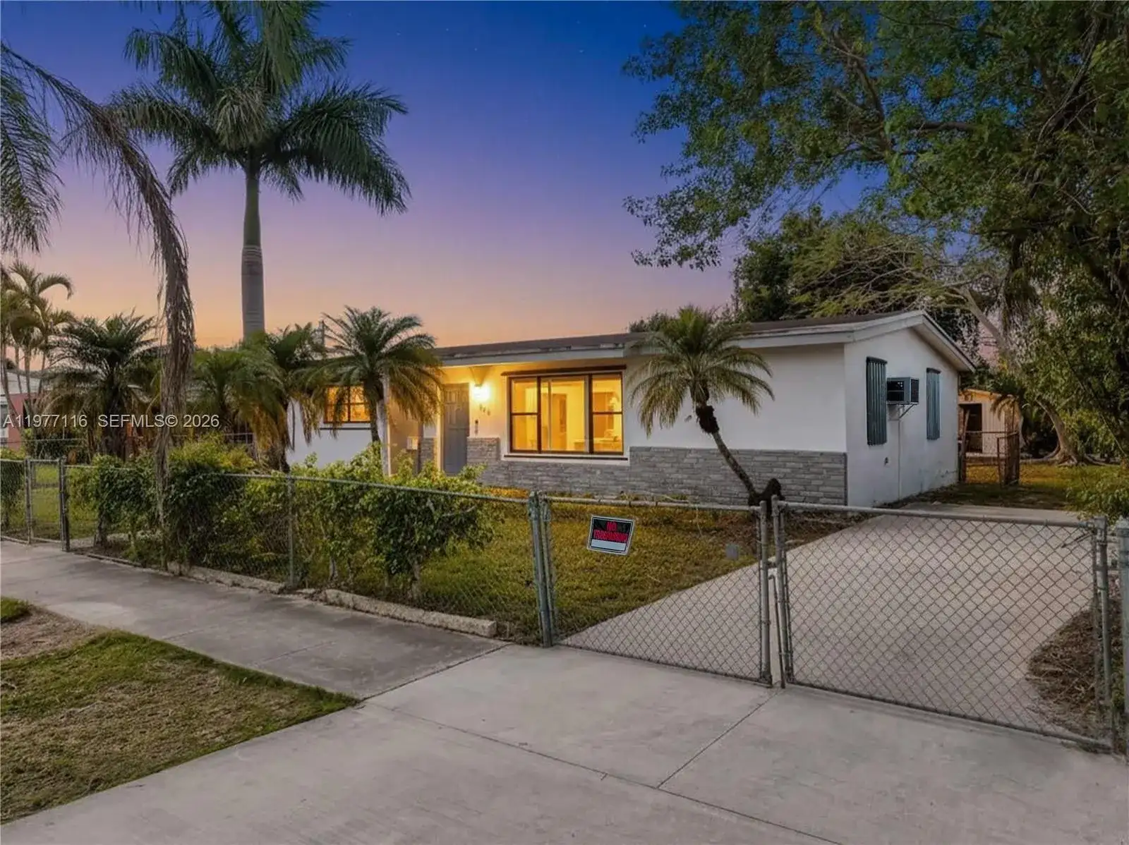 1610 NW 9th Ct, Homestead FL 33030 photo 2