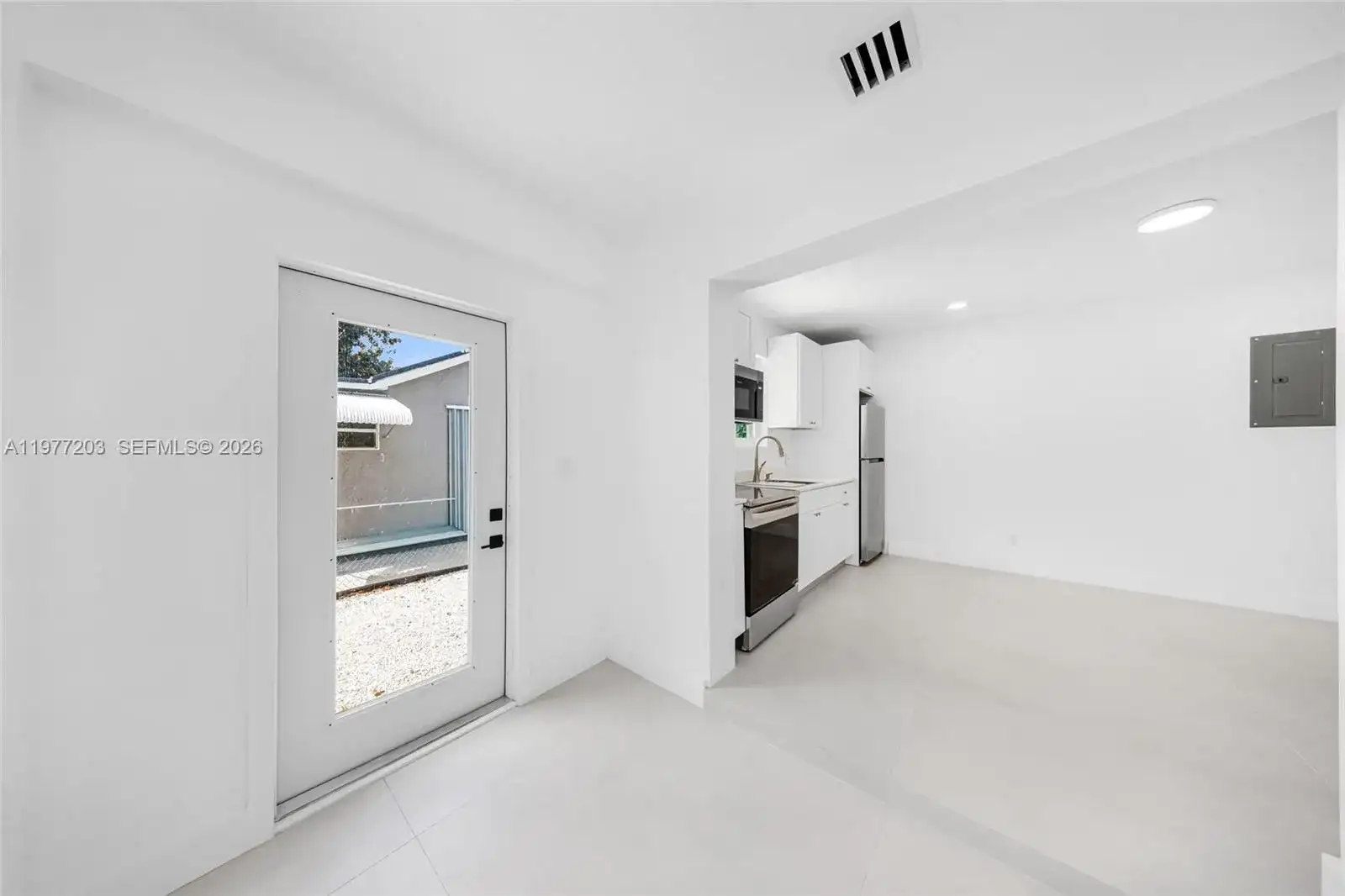 250 NW 98th St # R, Miami FL 33150 photo 2