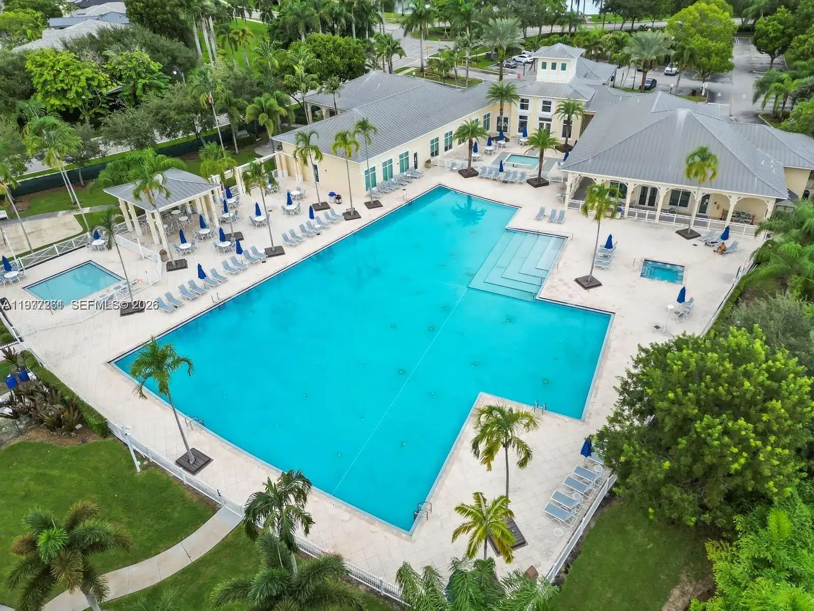 236 SE 32nd Ave, Homestead FL 33033 photo 3