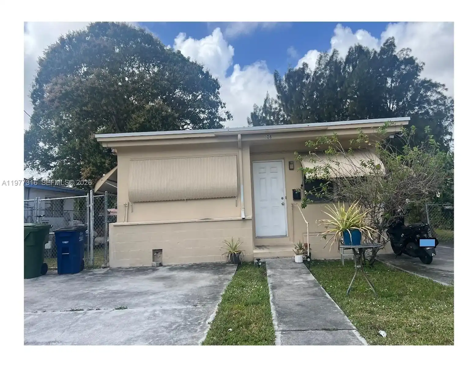 308 SE 4th Ave, Hallandale Beach FL 33009