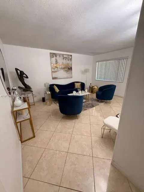 661 NE 61st St # 3, Miami FL 33137