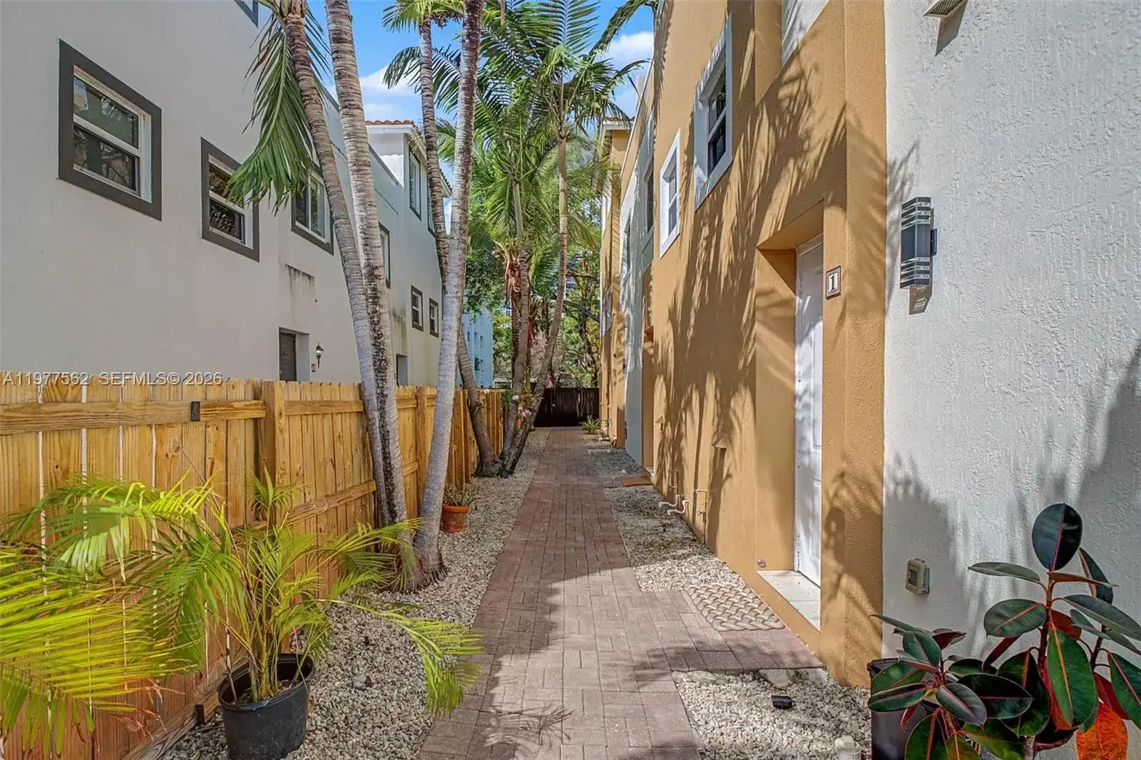 2945 Coconut Ave, Miami FL 33133 photo 3