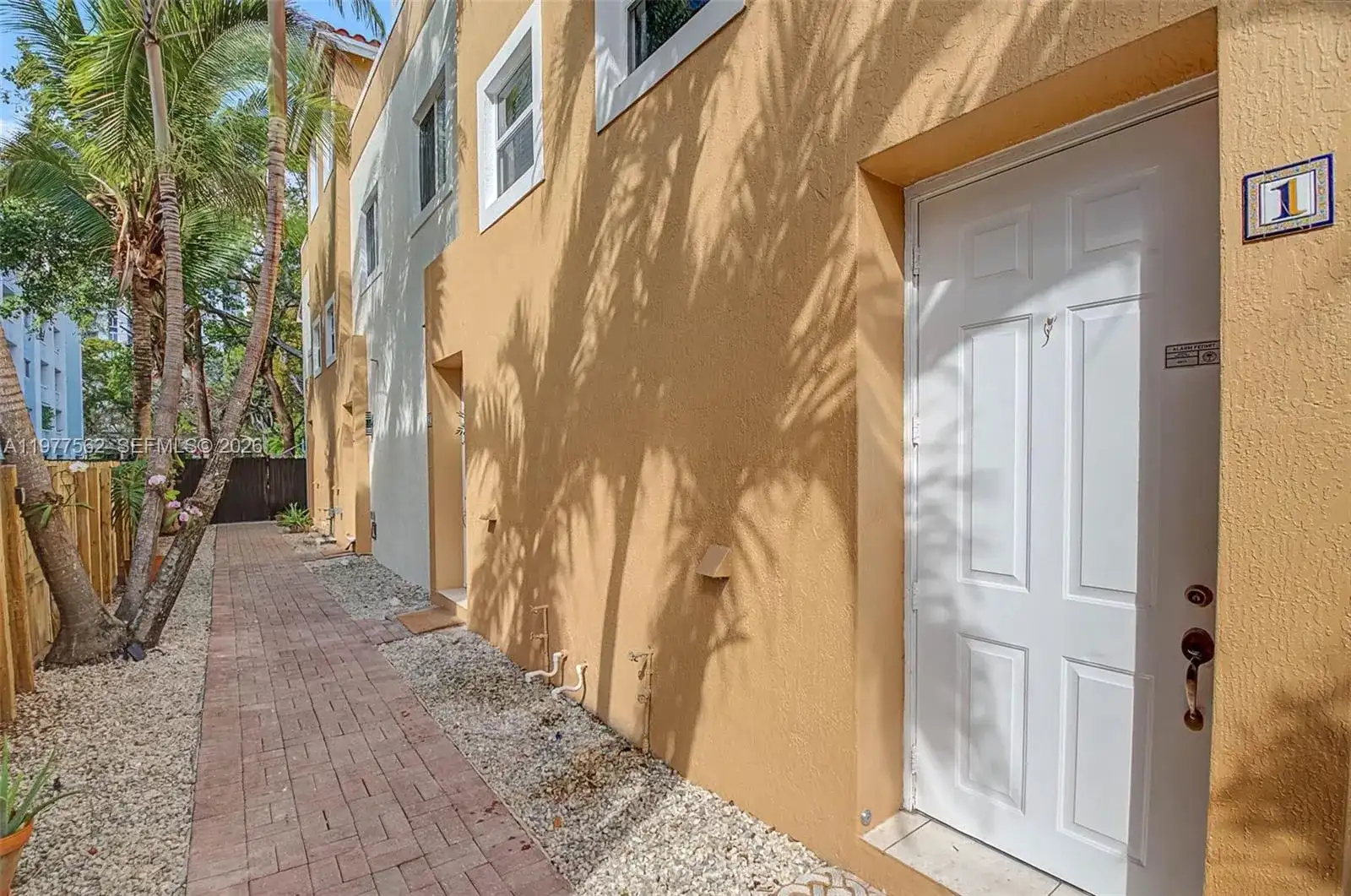 2945 Coconut Ave, Miami FL 33133 photo 4