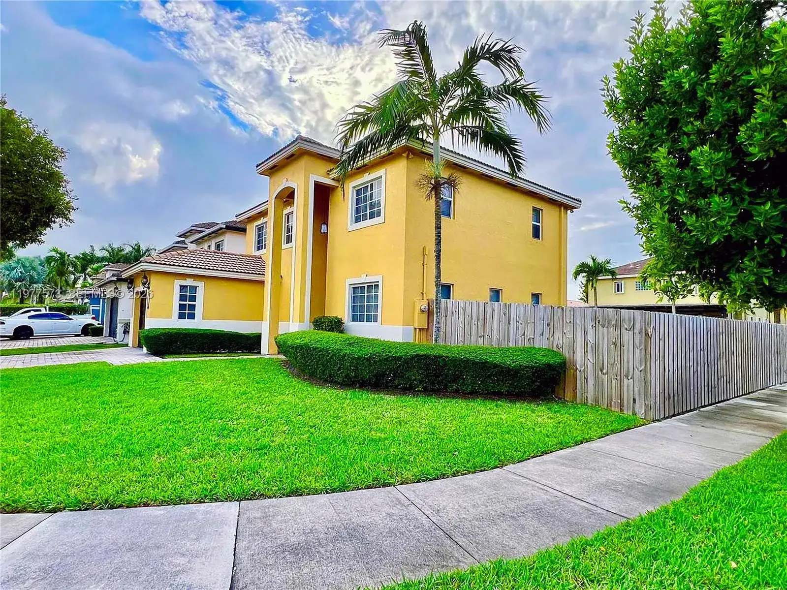 20830 SW 90th Pl, Cutler Bay FL 33189 photo 2