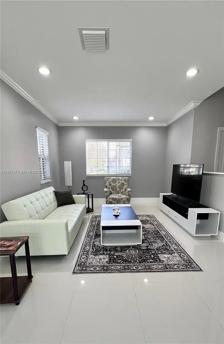 20830 SW 90th Pl, Cutler Bay FL 33189 photo 5