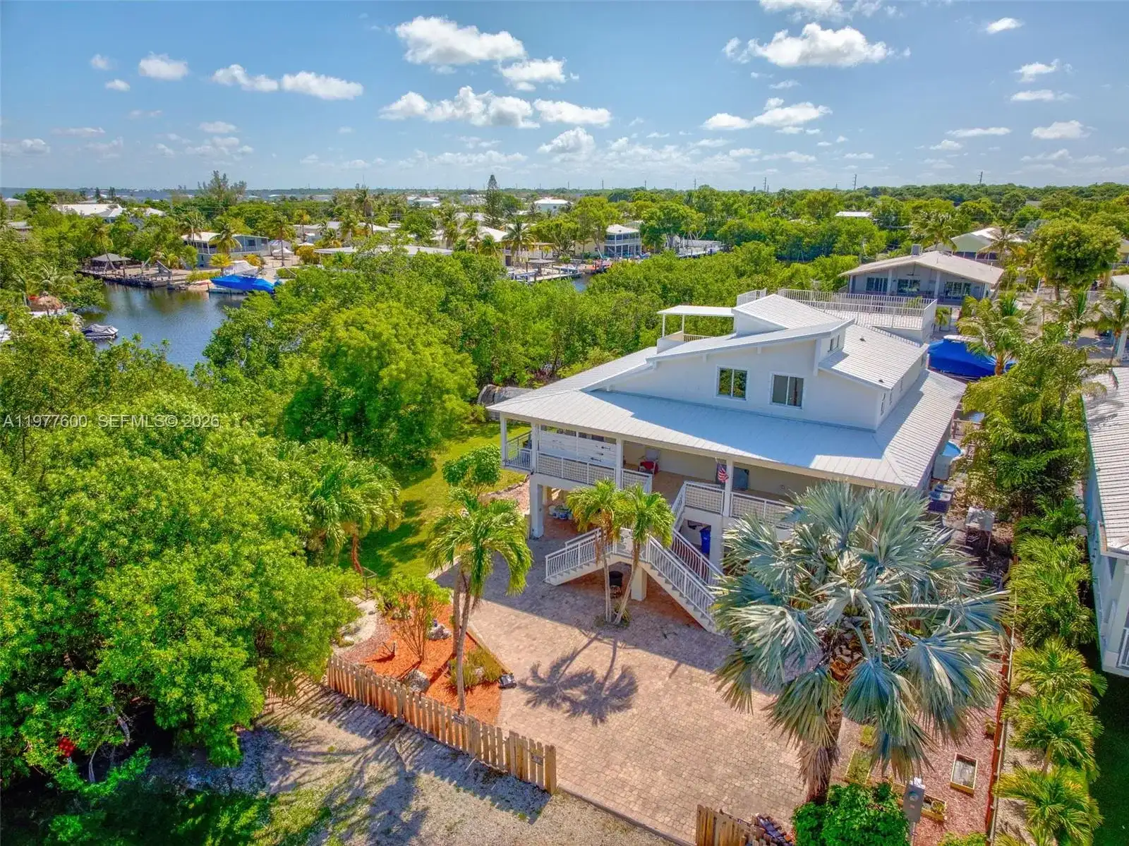 894 Ellen Dr, Key Largo FL 33037