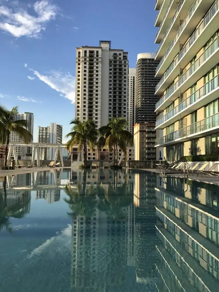 1111 SW 1st Ave, Miami FL 33130 photo 2