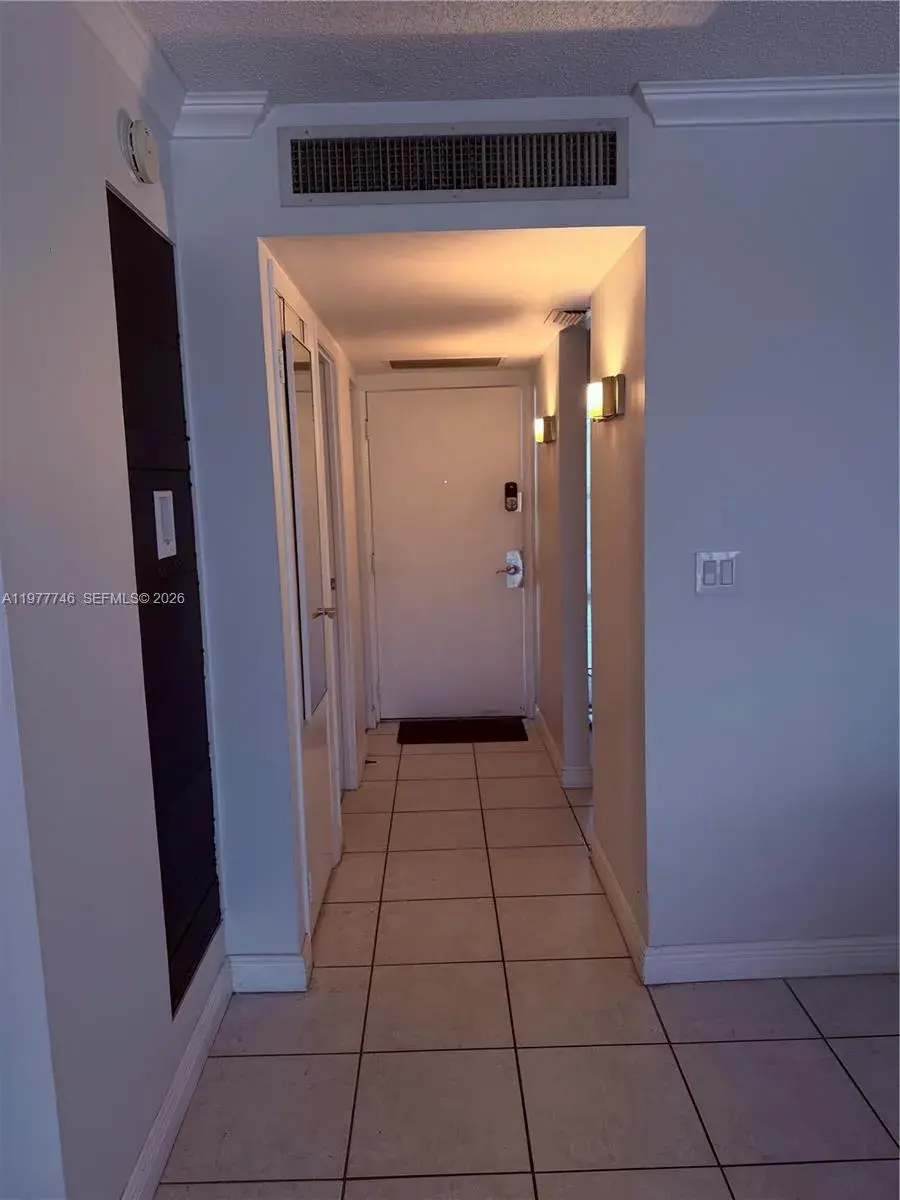3475 N Country Club Dr # 409, Aventura FL 33180