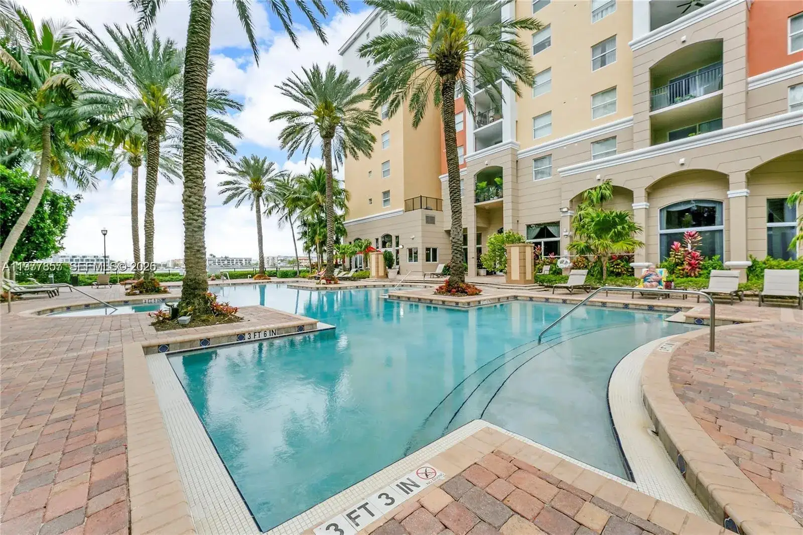 17100 N Bay Rd # 1810, Sunny Isles Beach FL 33160
