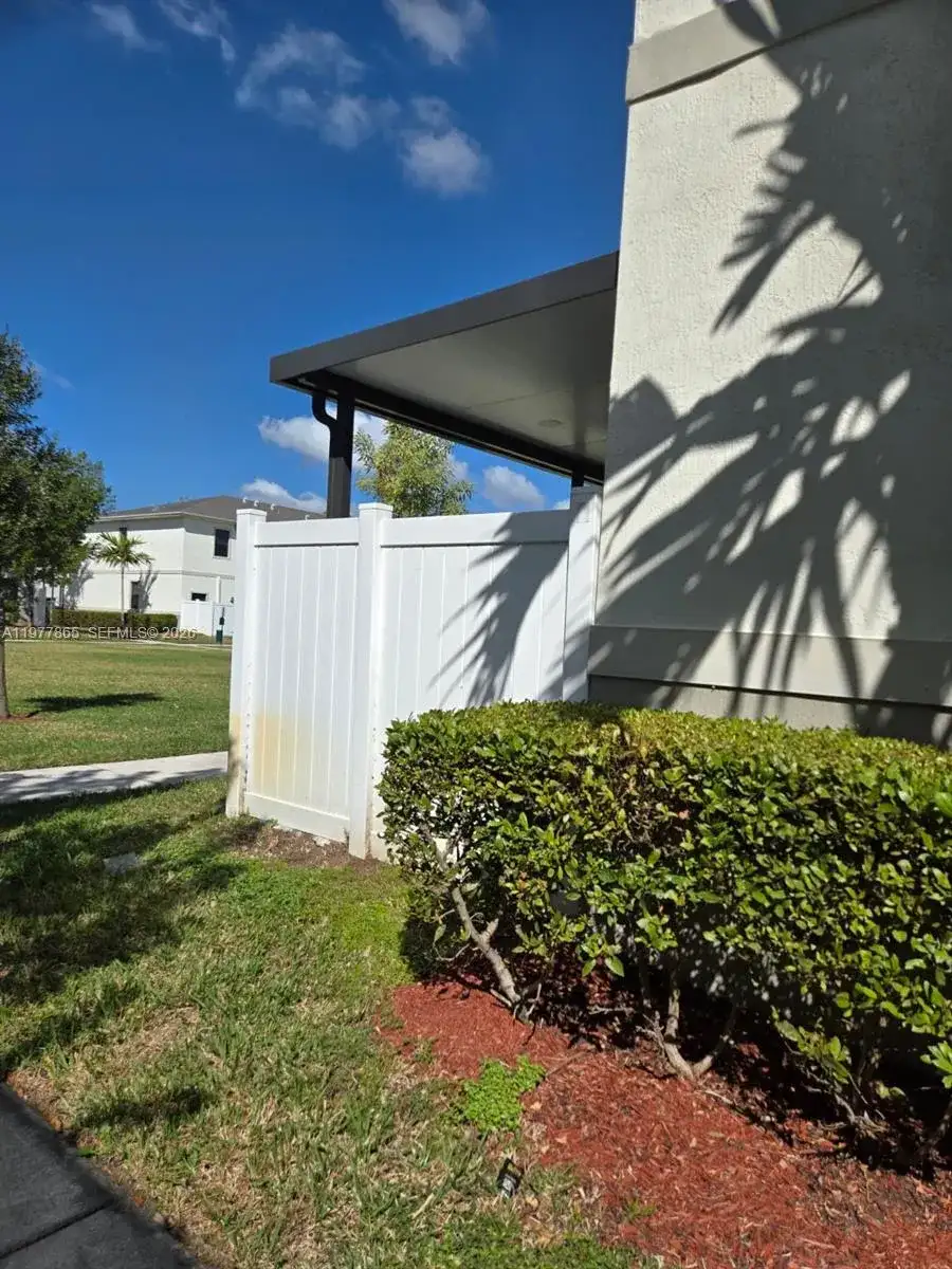 1166 SW 7th Ave, Florida City FL 33034 photo 3