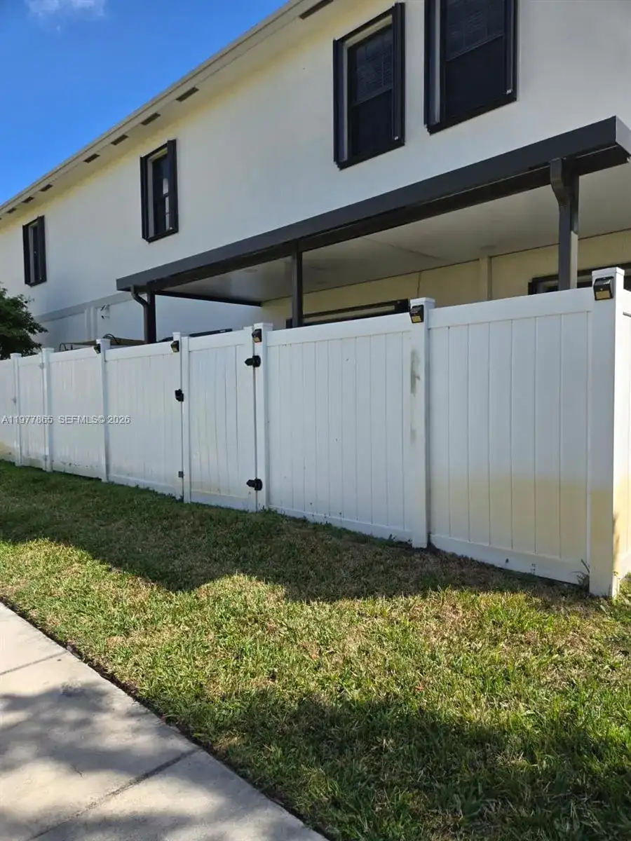 1166 SW 7th Ave, Florida City FL 33034 photo 5