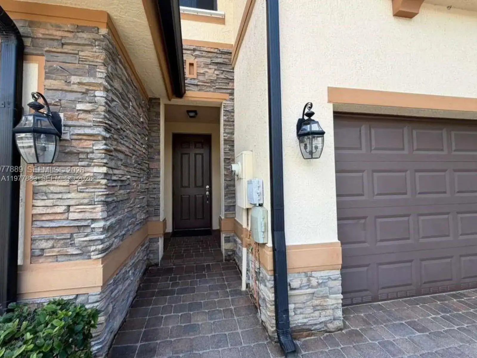 12350 S Village Cir, Davie FL 33325 photo 3
