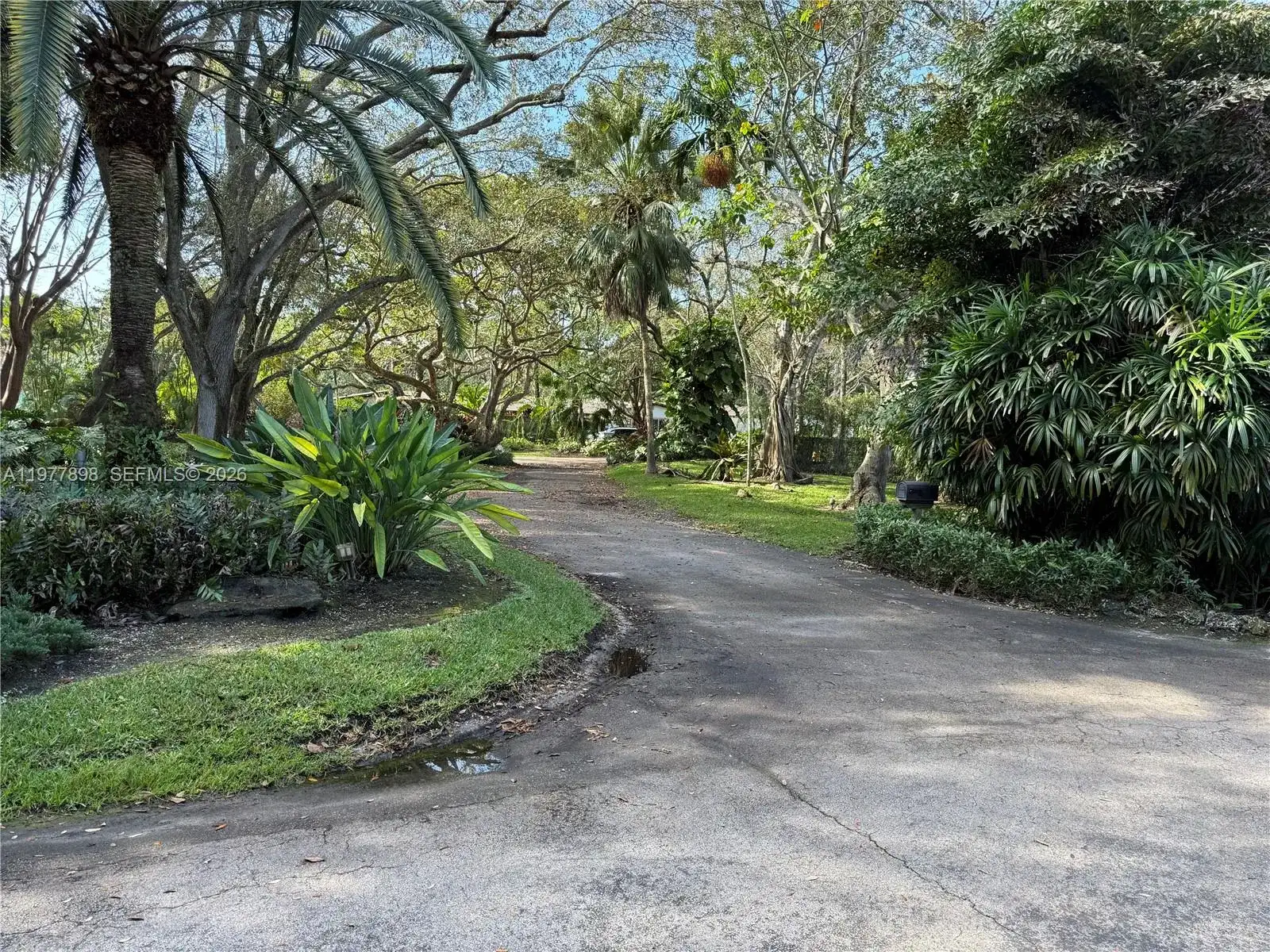 6399 SW 100th St, Pinecrest FL 33156 photo 2