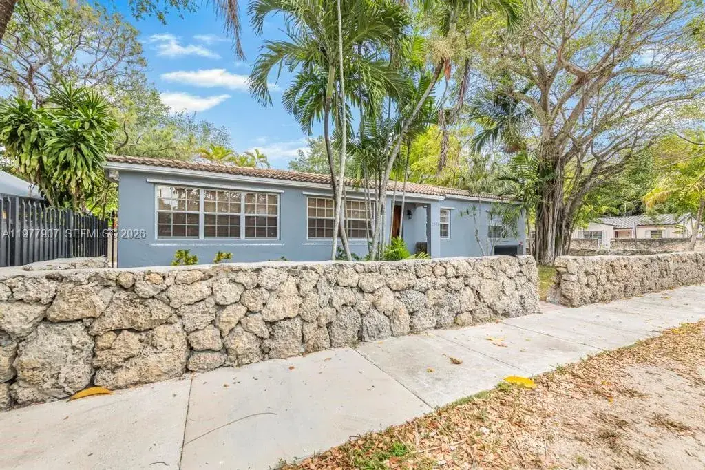 2301 Tequesta Ln, Coconut Grove FL 33133
