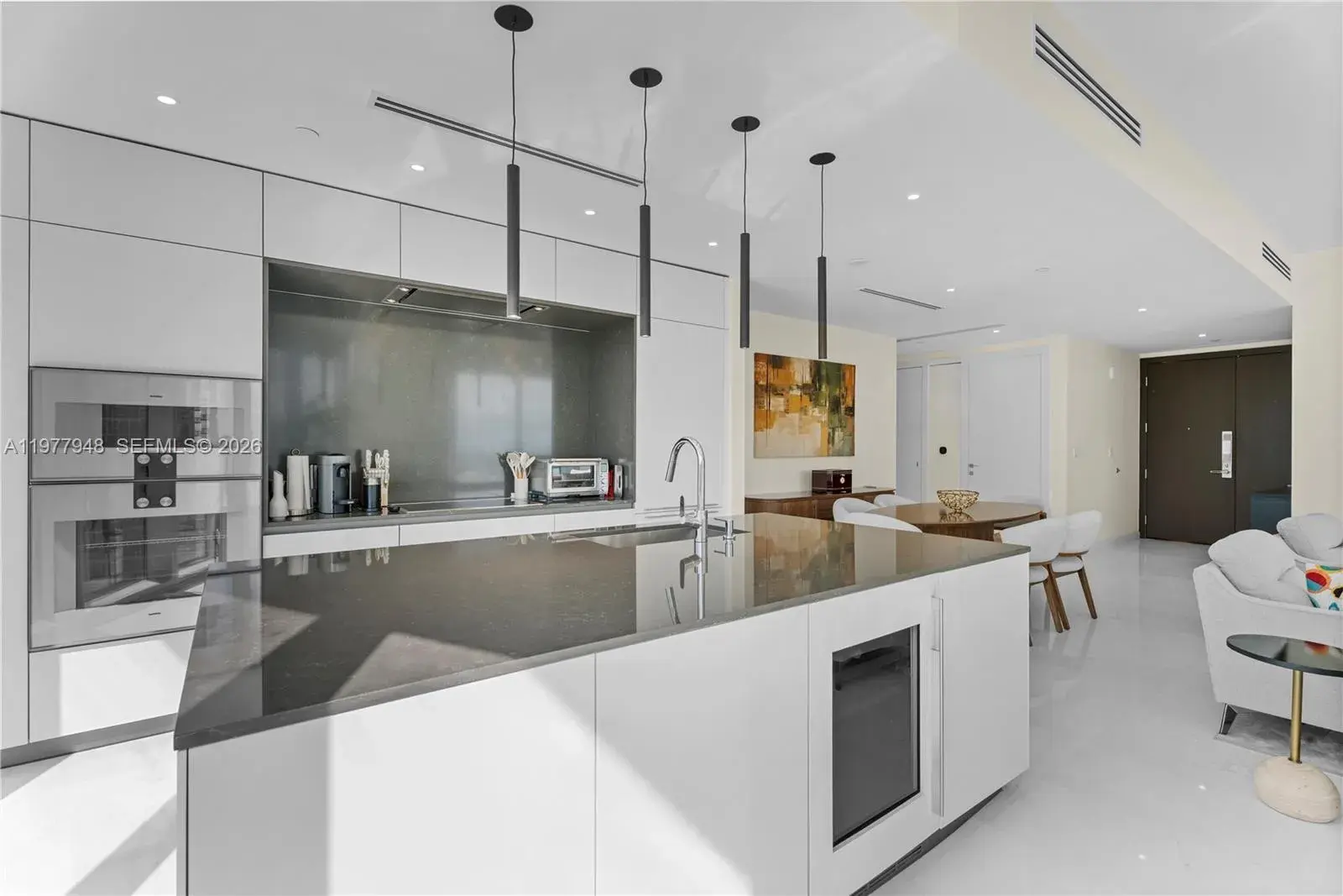 300 Biscayne Boulevard Way # 4007W, Miami FL 33131