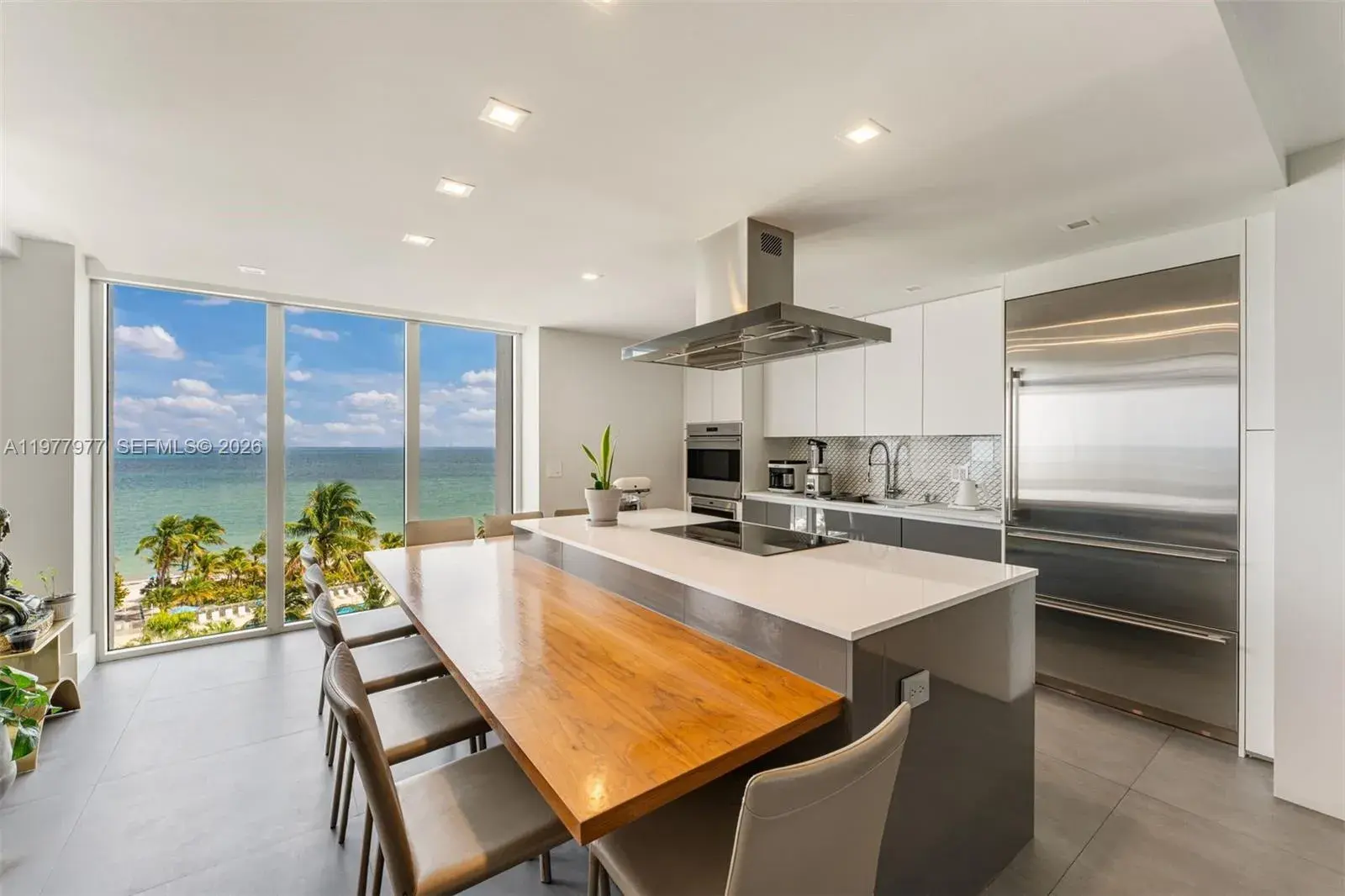 881 Ocean Dr # 7D, Key Biscayne FL 33149