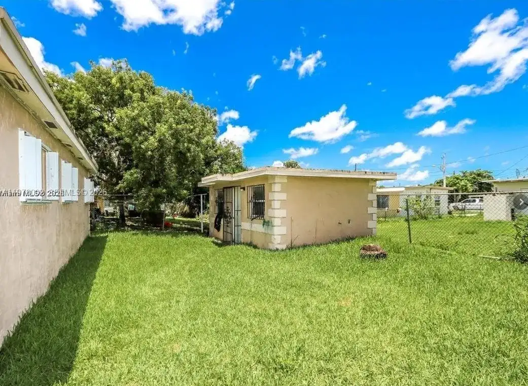 725 SW 12th Ave, Homestead FL 33030 photo 3
