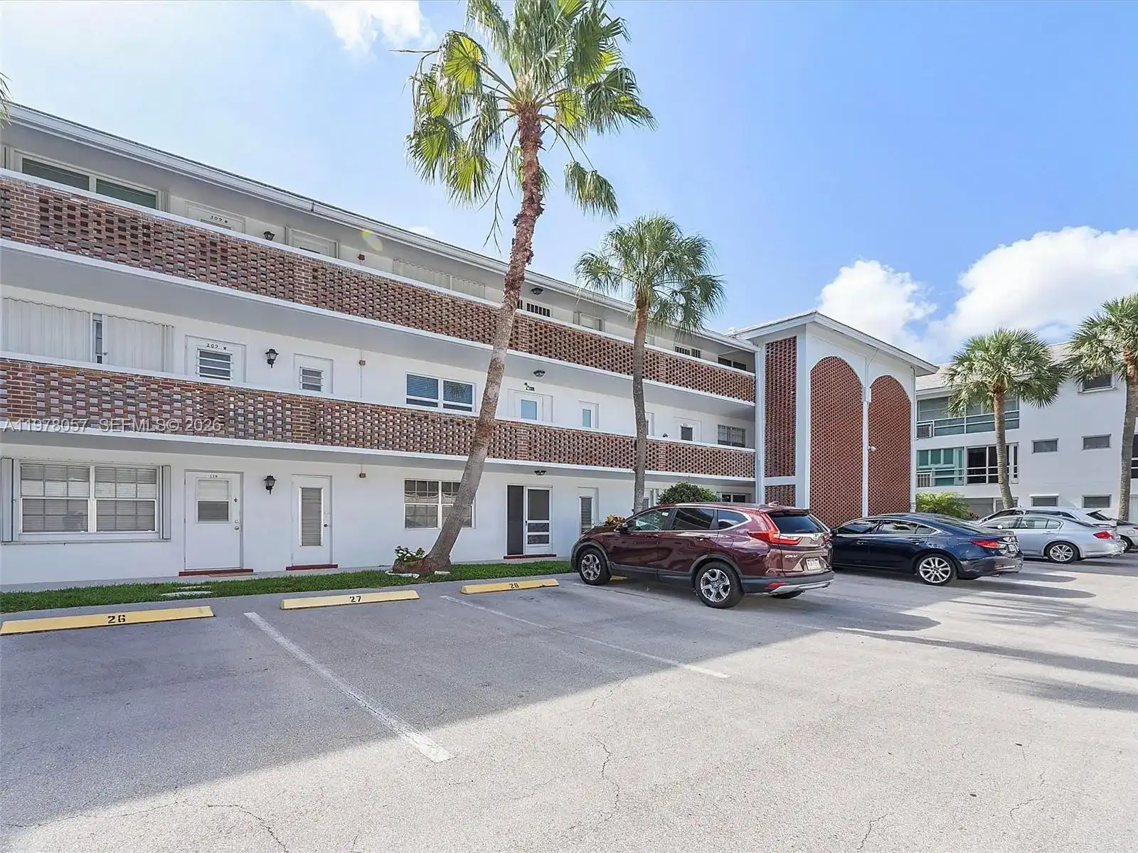 2050 NE 39th St # W212, Lighthouse Point FL 33064