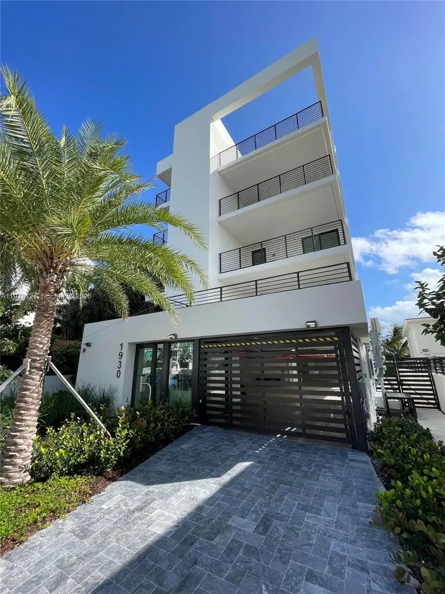 1930 Bay Dr # 4, Miami Beach FL 33141 photo 5