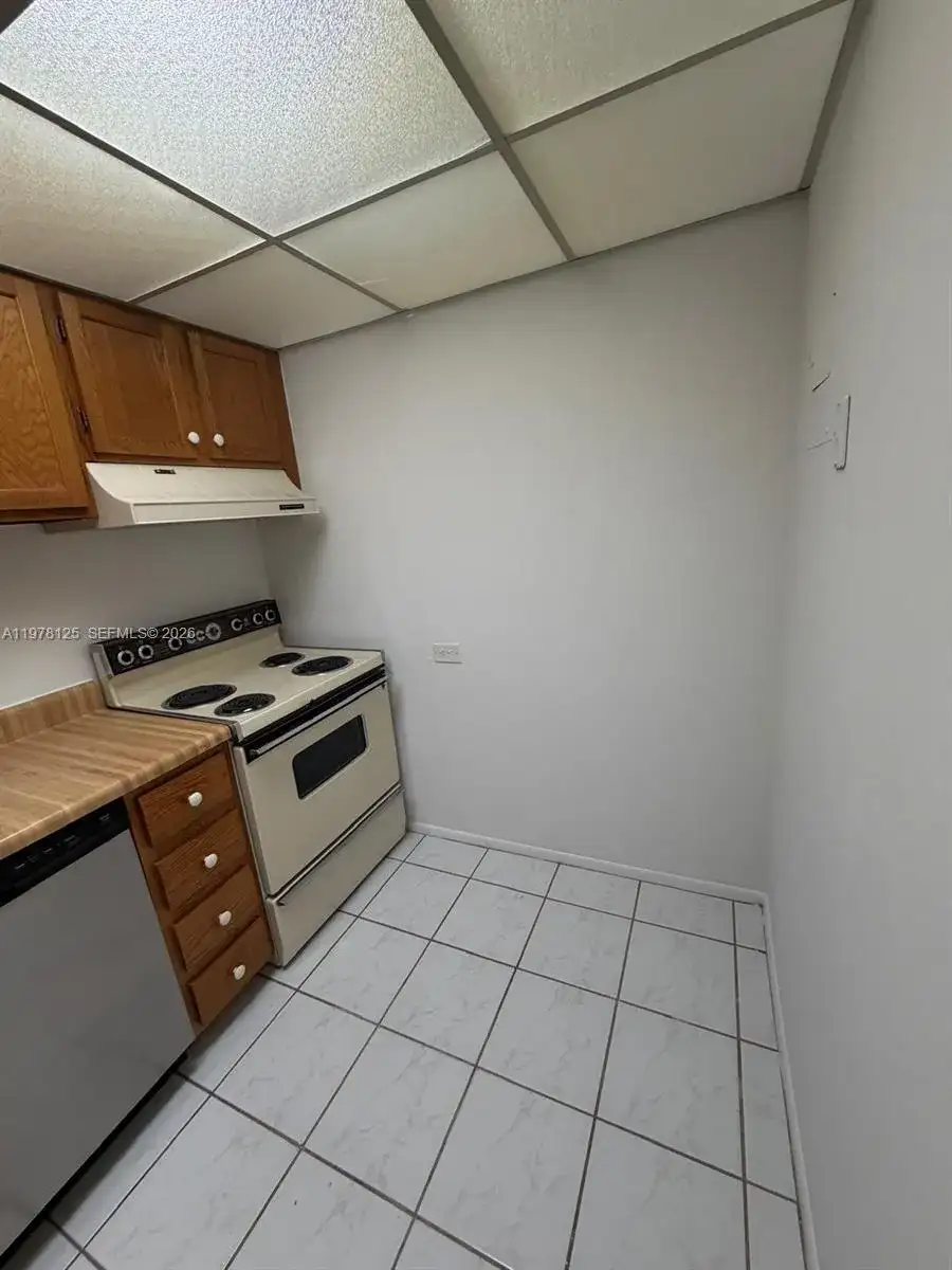3720 Inverrary Dr # 2K, Lauderhill FL 33319 photo 4