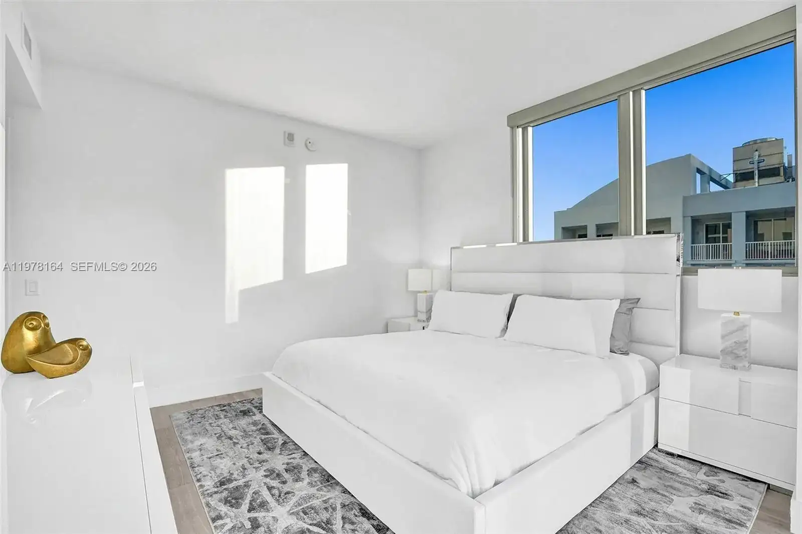 1300 Brickell Bay Dr # 2702, Miami FL 33131 photo 3