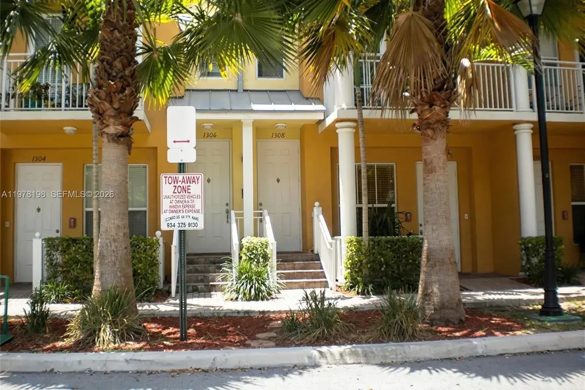 1308 SW 3rd Ct, Fort Lauderdale FL 33312