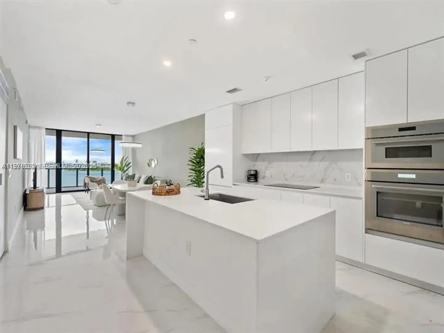700 NE 24TH ST # 606, Miami FL 33137